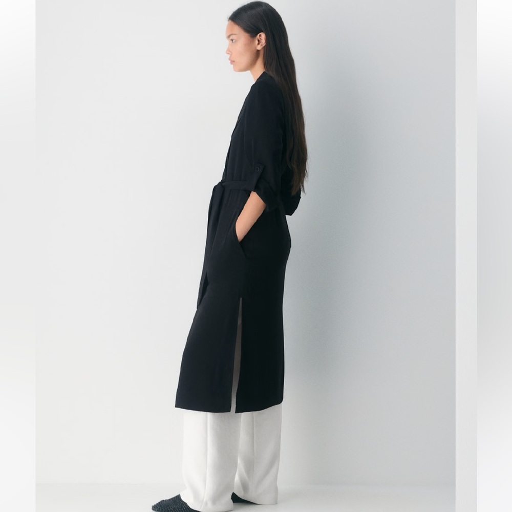 Babaton Black Tunic Top - Picture 3 of 7